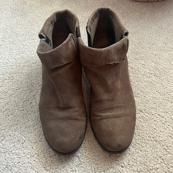 Brown suede booties, size 10 - Picture 1 of 5